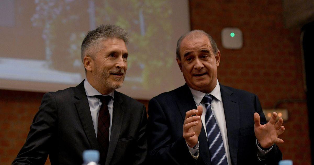 El Gobierno compró coches que <i>Marruecos</i> usa en su frontera con Ceuta a un grupo del que fue...