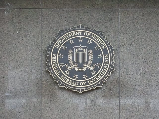 'Κλέψαμε το FBI': Οι χάκερς λένε ότι διαθέτουν δεδομένα για όλους τους υπαλλήλους του FBI