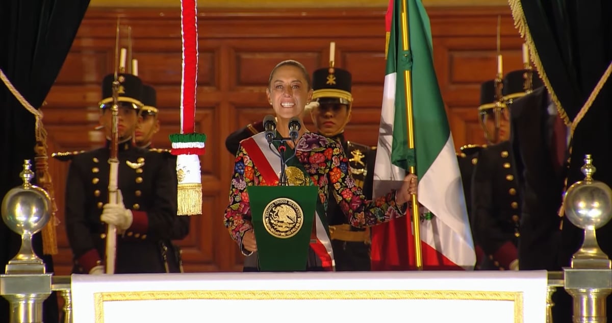 ¡<i>Viva</i> el México independiente y soberano!, grita la Presidenta