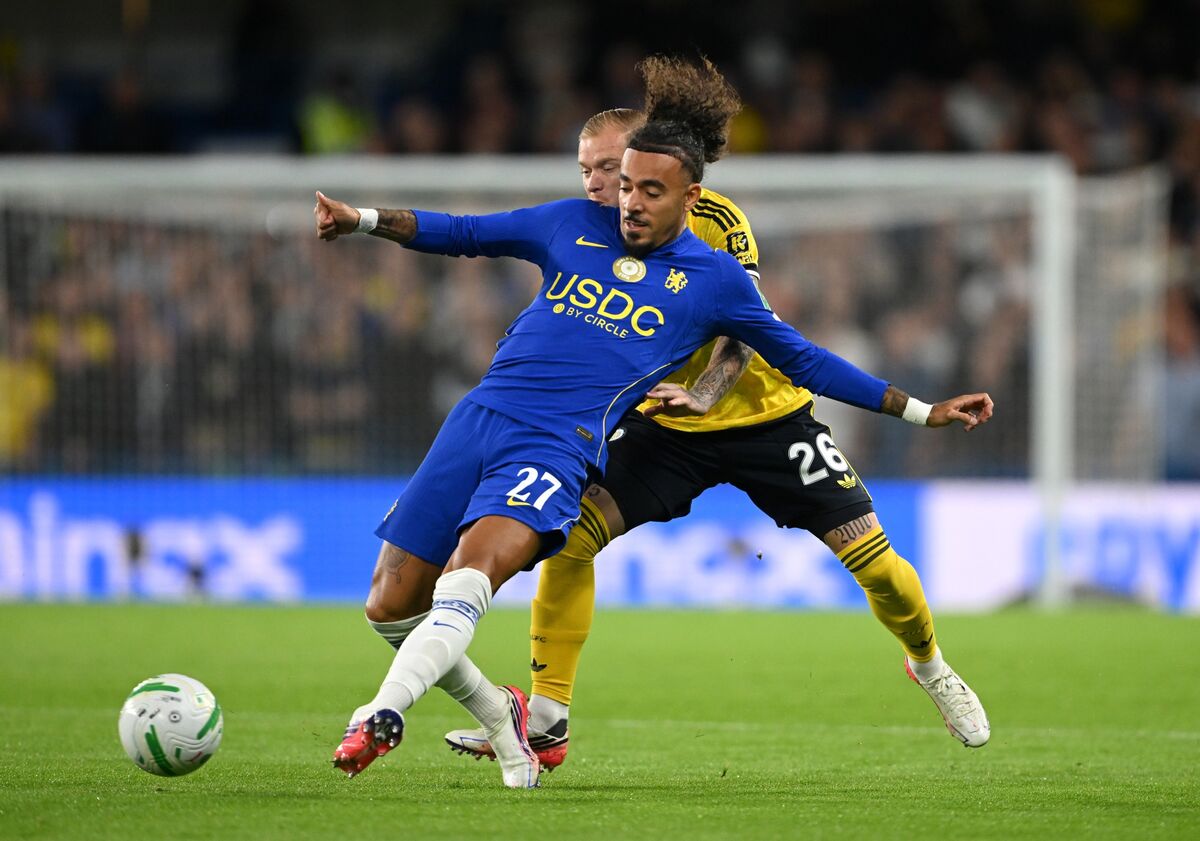 Walter, Boehly Near Deal to Sell <i>Chelsea</i> FC Stakes to Clearlake