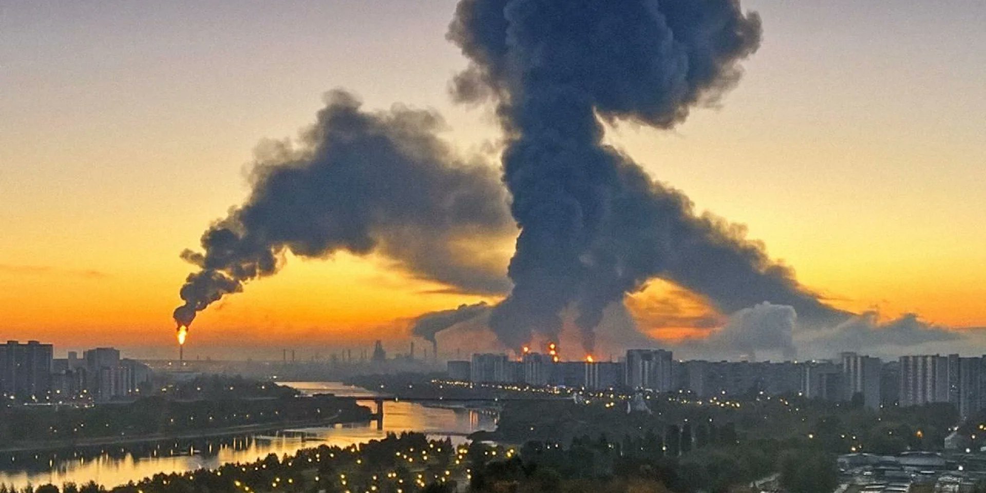 «Завод повністю зупинено». У Fire Point розповіли, чим <i>саме</i> було уражено Московський НПЗ